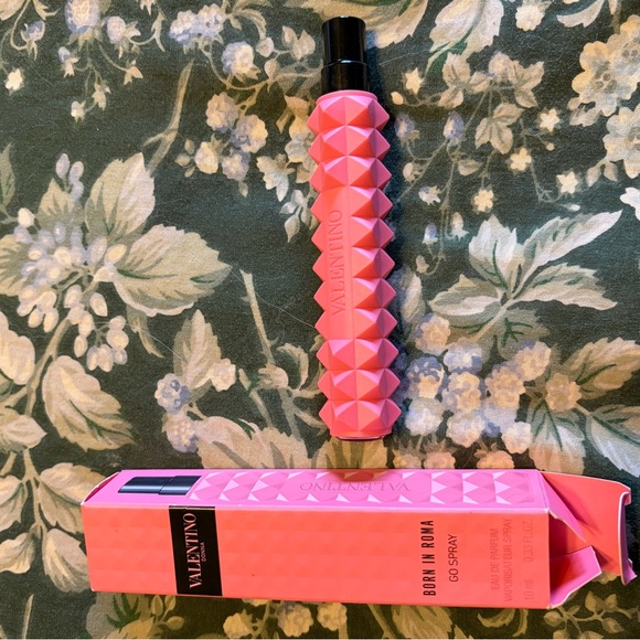 Valentino born in Roma pink purse with box. Used once - Picture 2 of 4